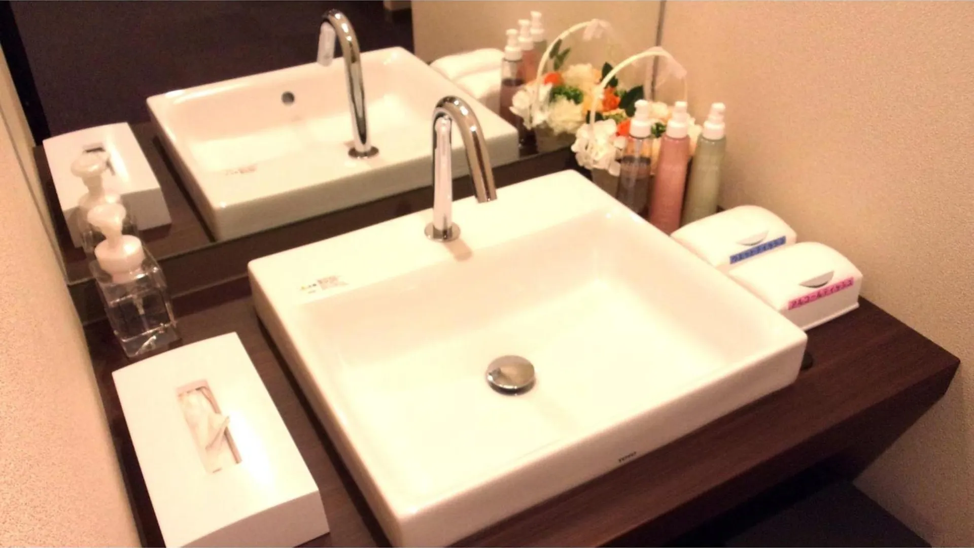 Hotel Shinsaibashi Arty Inn - Vacation Stay 75120V Ōsaka