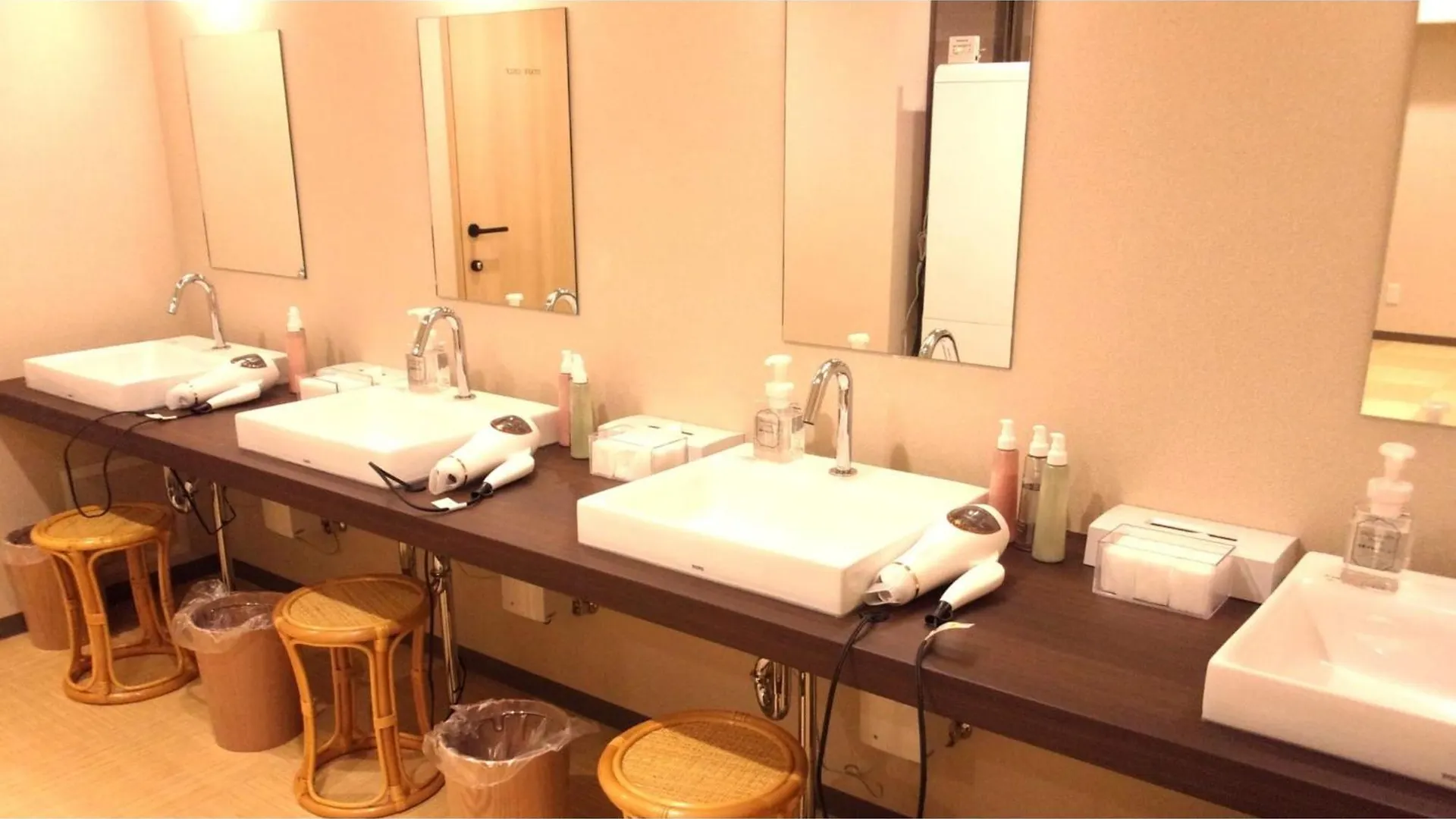Ξενοδοχείο Shinsaibashi Arty Inn - Vacation Stay 75120V Οσάκα